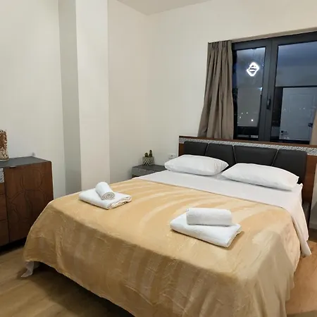 Apartment Cozy With Free Parking And Mountain View *